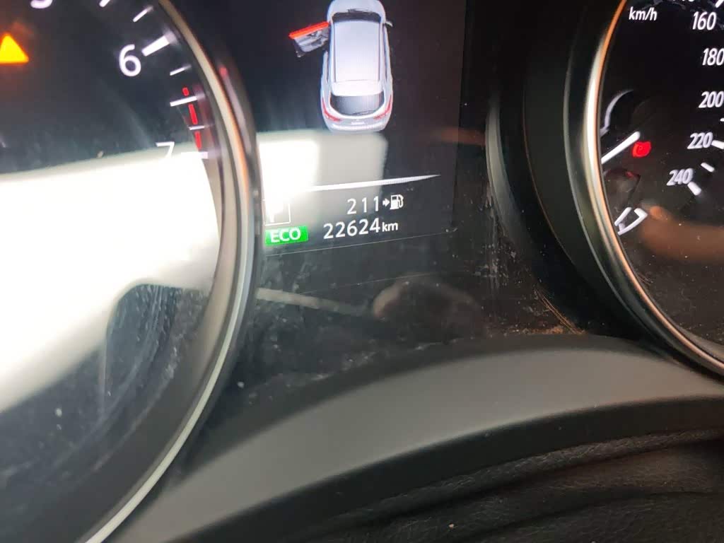 Nissan Qashqai 2.0 л 2023 г. Белый, пробег 22599 км