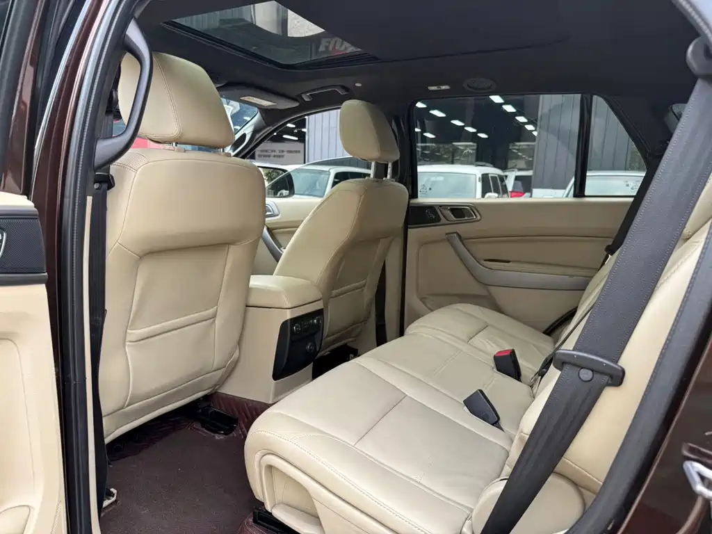Ford Everest — миниатюра 7