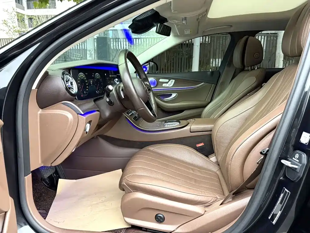 Mercedes-Benz E-Class — миниатюра 4