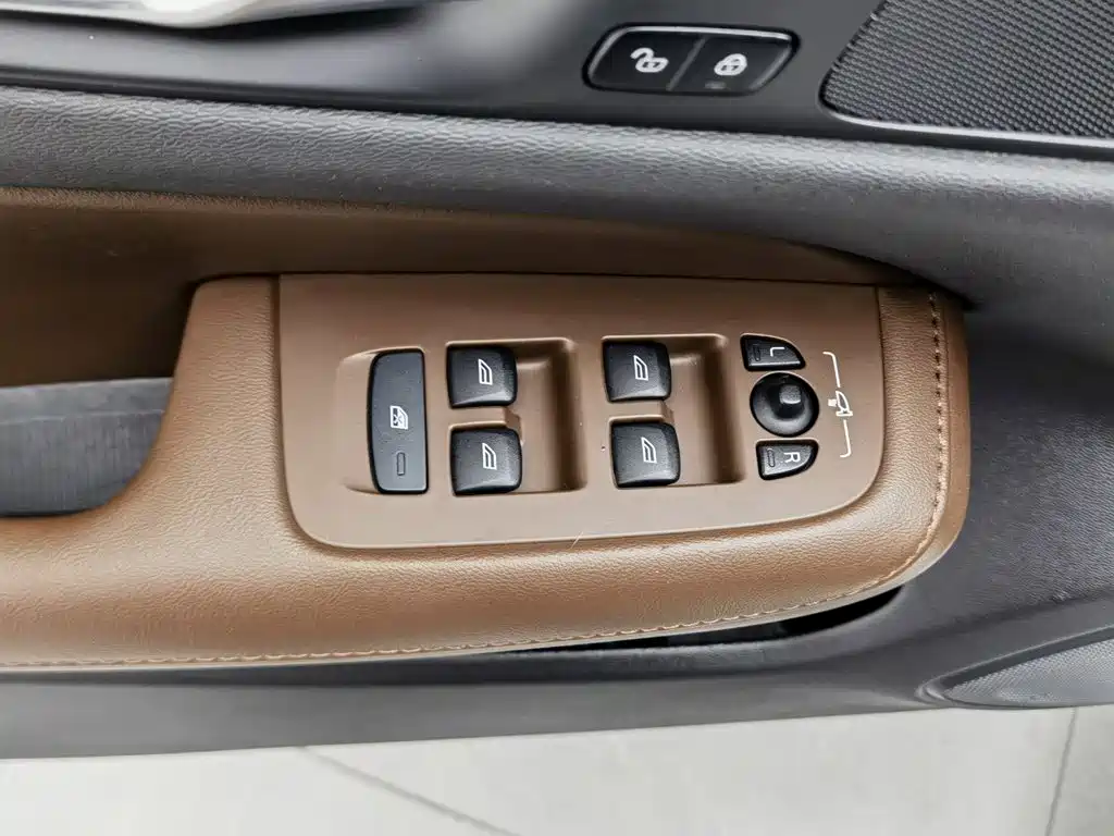 Volvo S60 — миниатюра 9