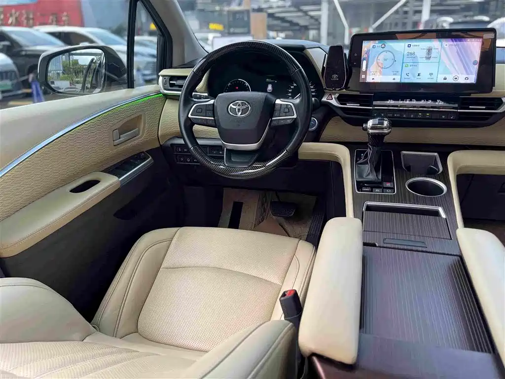 Toyota Sienna — миниатюра 12