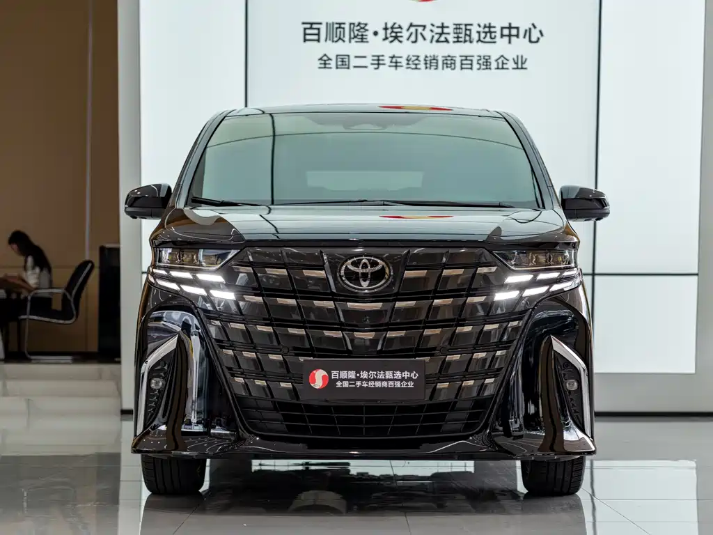 Toyota Alphard — миниатюра 2