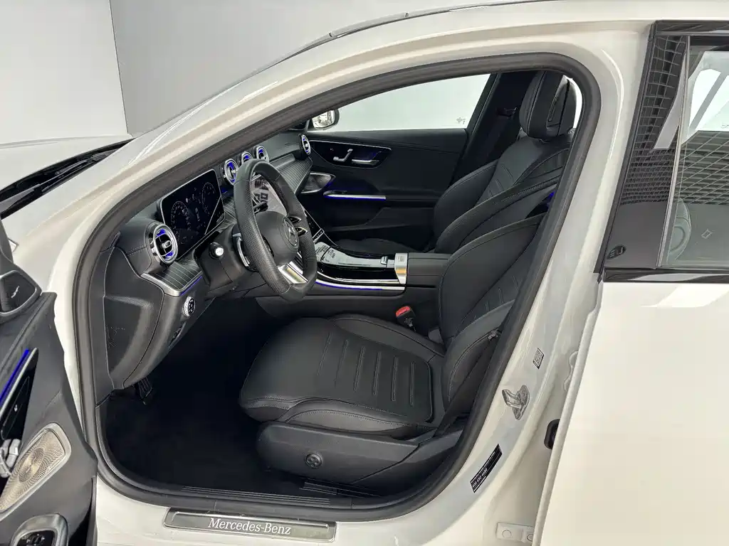 Mercedes-Benz C-Class — миниатюра 12