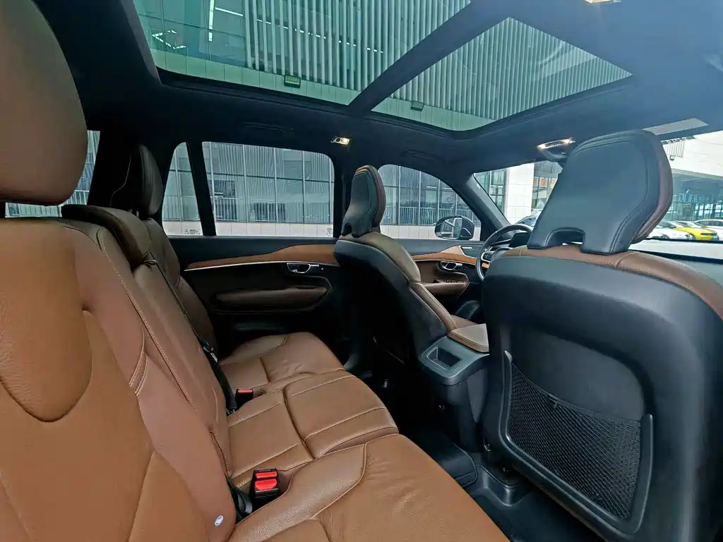 Volvo XC90 — миниатюра 8