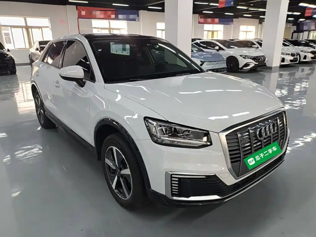 Audi Q2L e-tron — миниатюра 4
