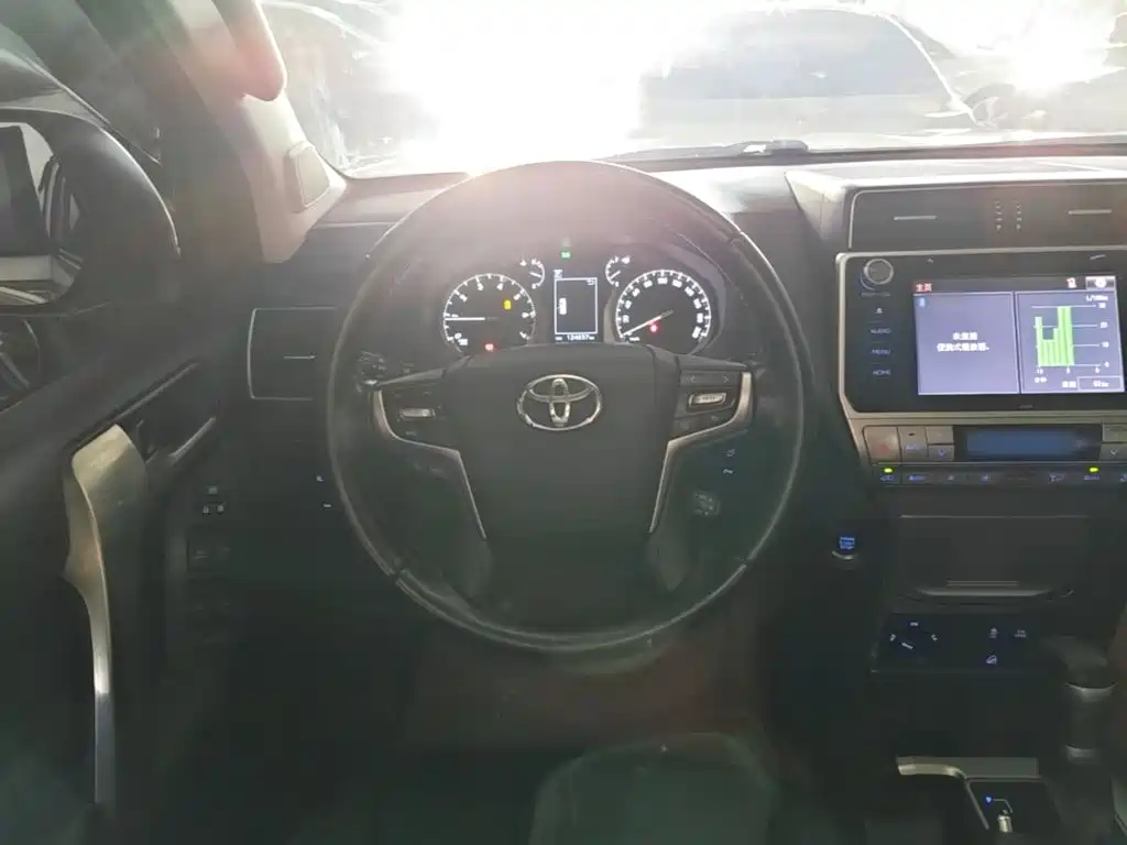 Toyota Prado — миниатюра 11