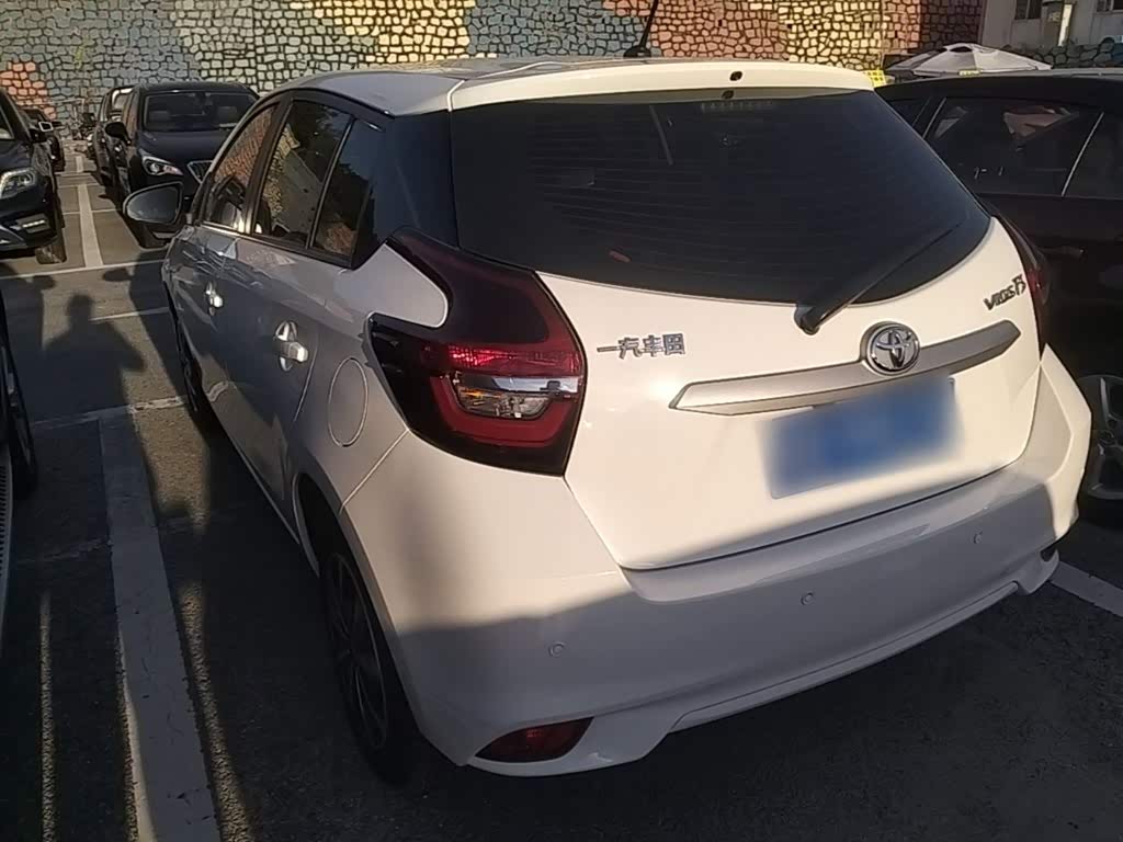 Toyota Vios FS 1.5 л 2022 г. Белый, пробег 35400 км