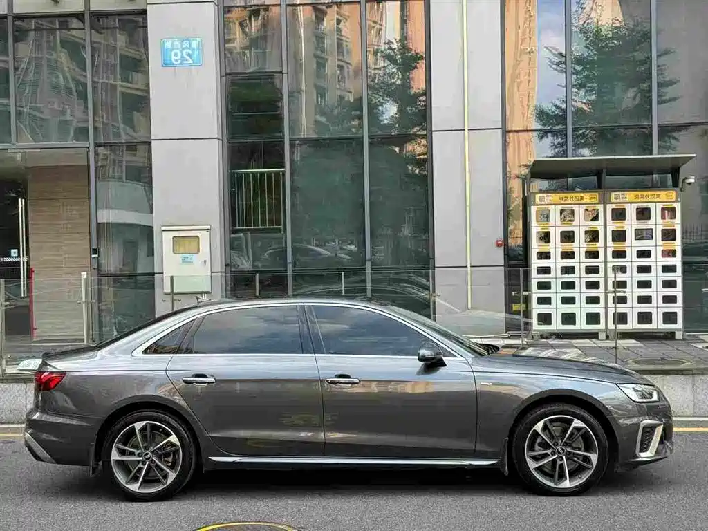 Audi A4L — миниатюра 4