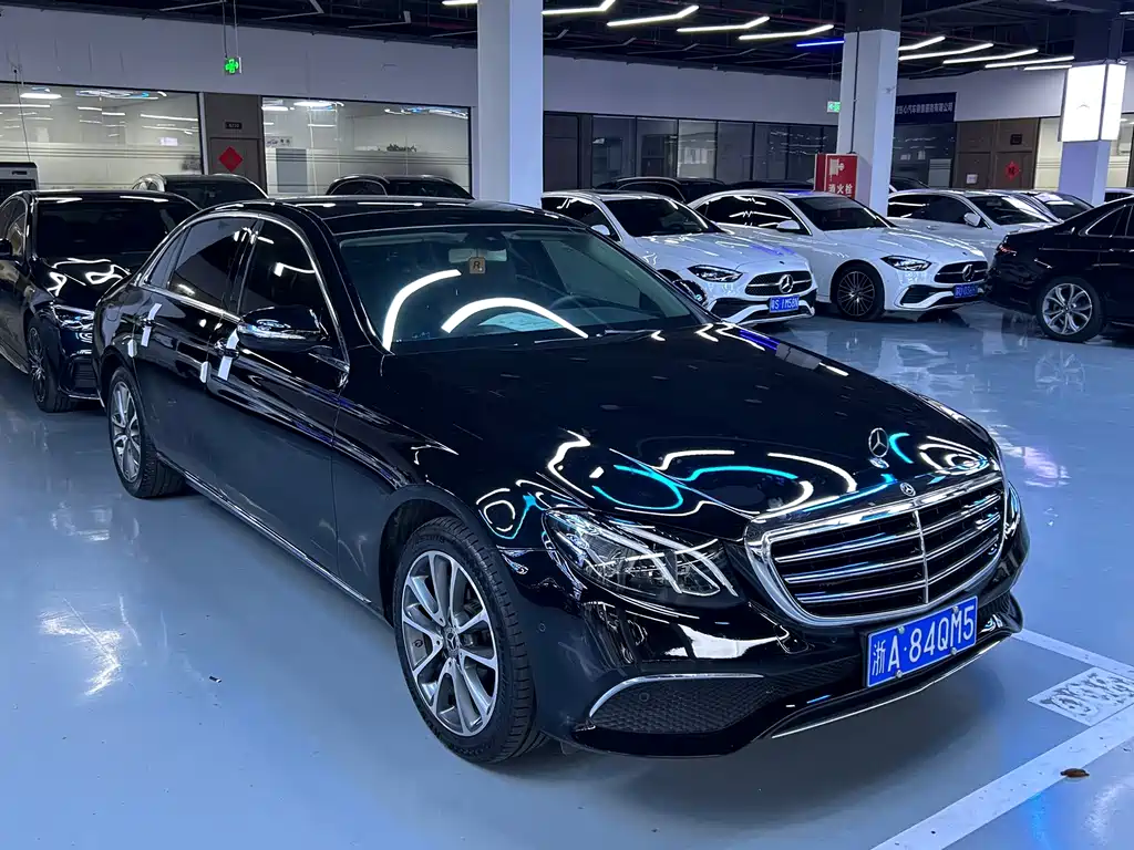 Mercedes-Benz E-Class — миниатюра 3