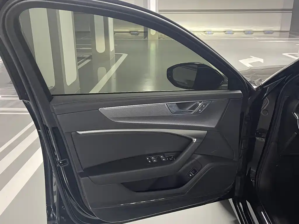Audi A6L — миниатюра 6