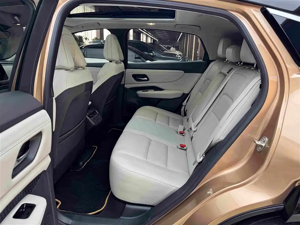 Nissan Ariya — миниатюра 10