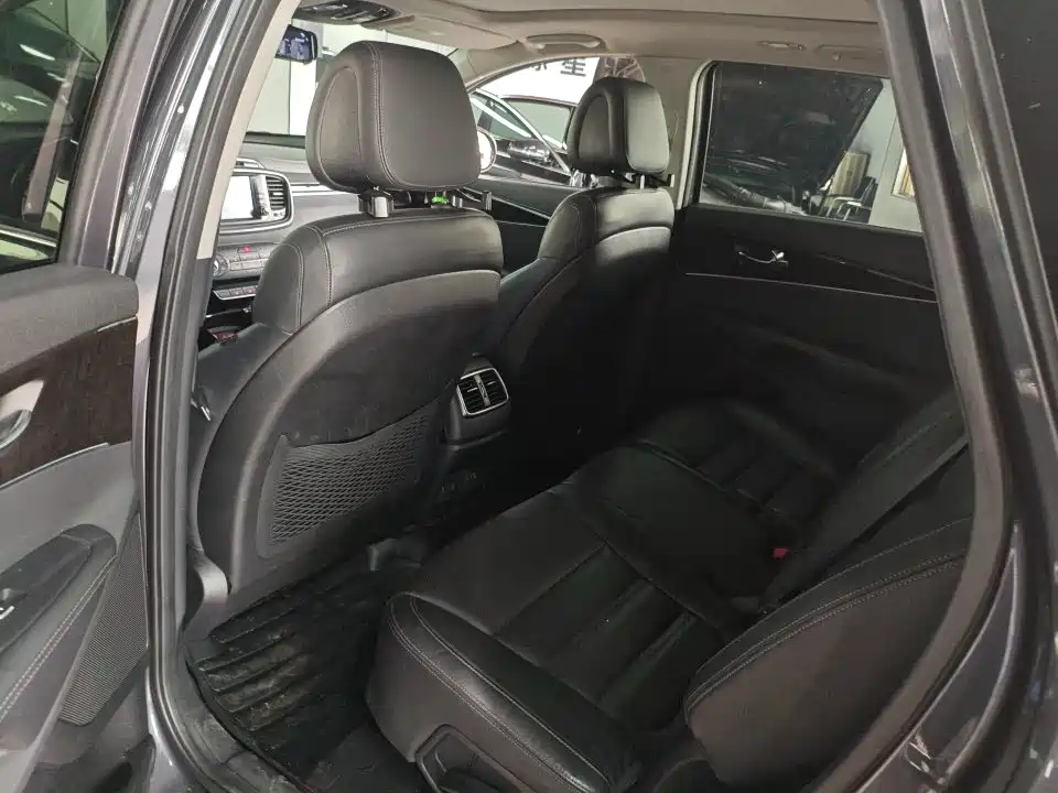 Kia Sorento — миниатюра 6