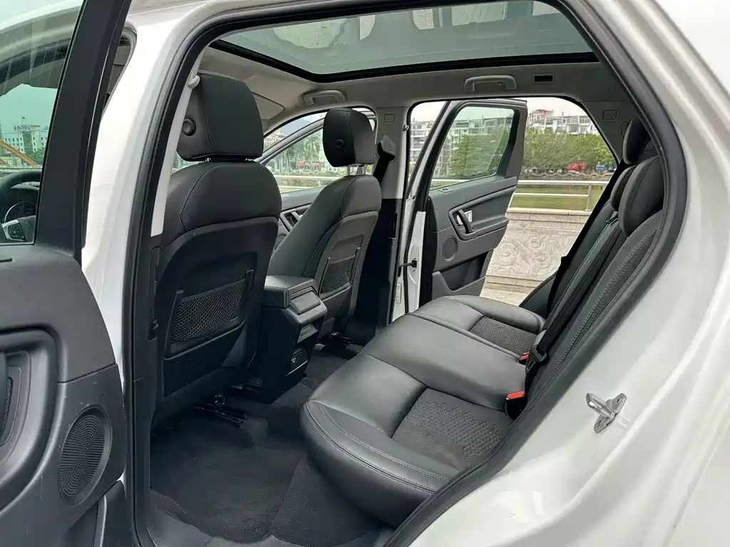 Land Rover Discovery Sport — миниатюра 6