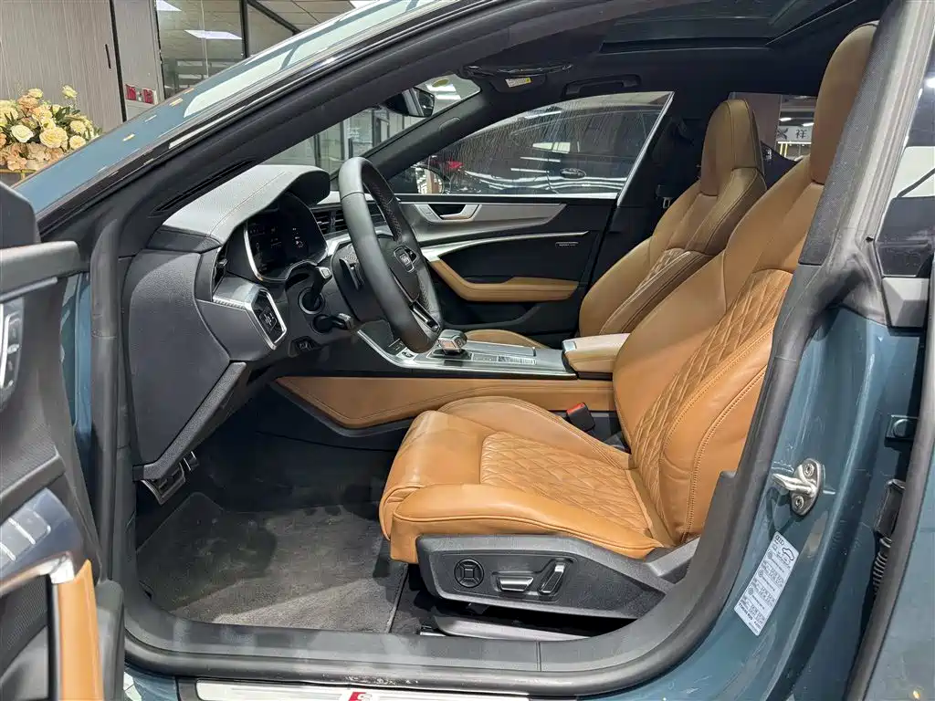 Audi A7L 2022 55 TFSI quattro S-line edition one