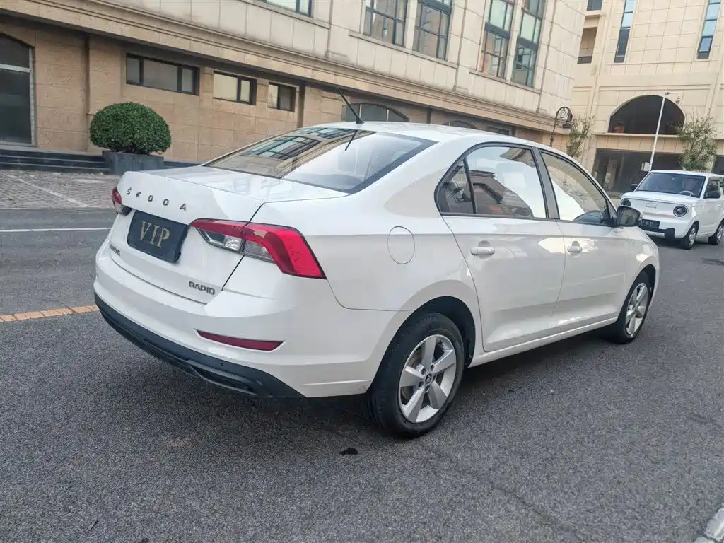 Skoda Rapid — миниатюра 16