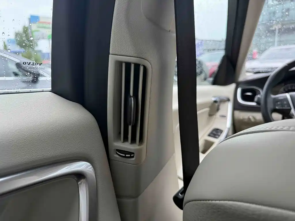 Volvo S60 (Import) — миниатюра 19