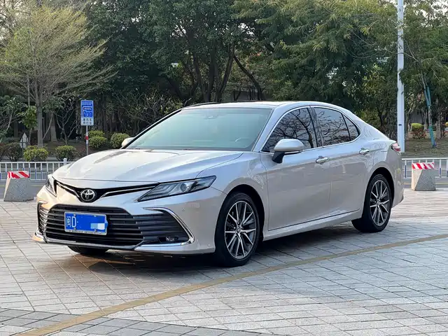 TOYOTA CAMRY