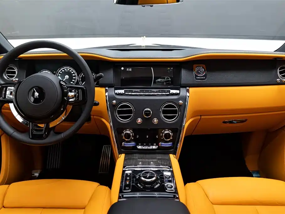 Rolls-Royce Cullinan 2018 мест