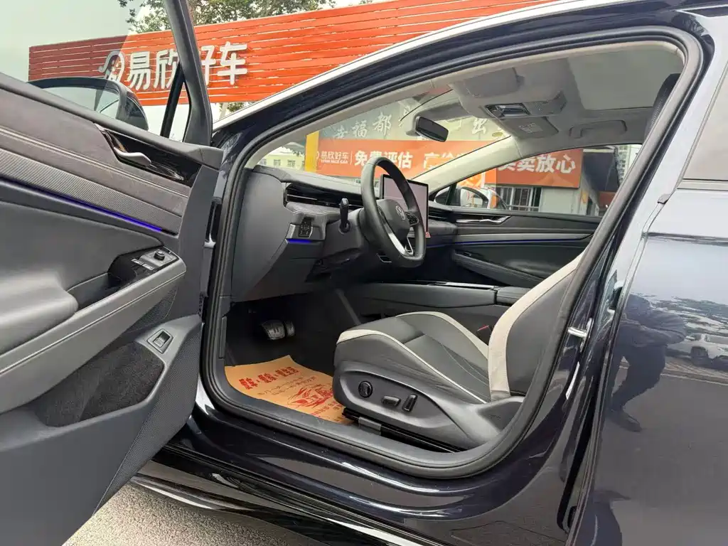 VOLKSWAGEN ID.7 VIZZION