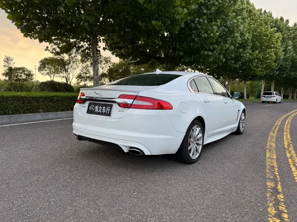 Jaguar XF — миниатюра 4