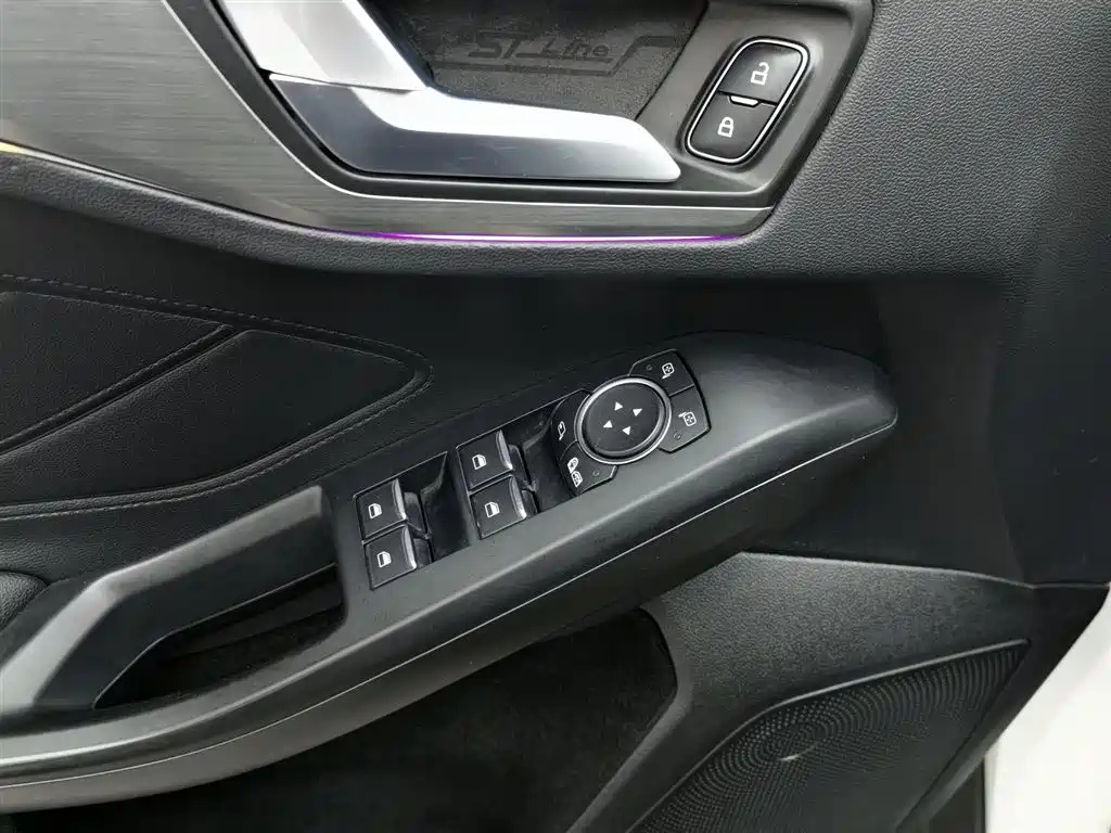 Ford Focus 2019 EcoBoost 180 AT