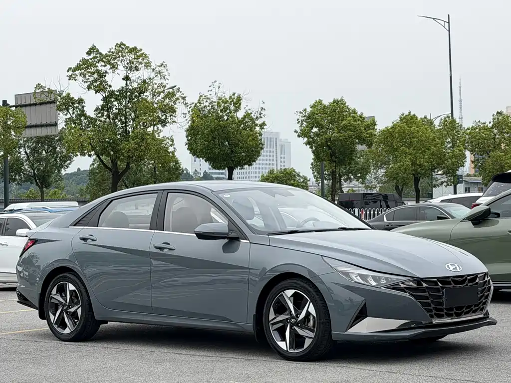 Hyundai Elantra — миниатюра 2