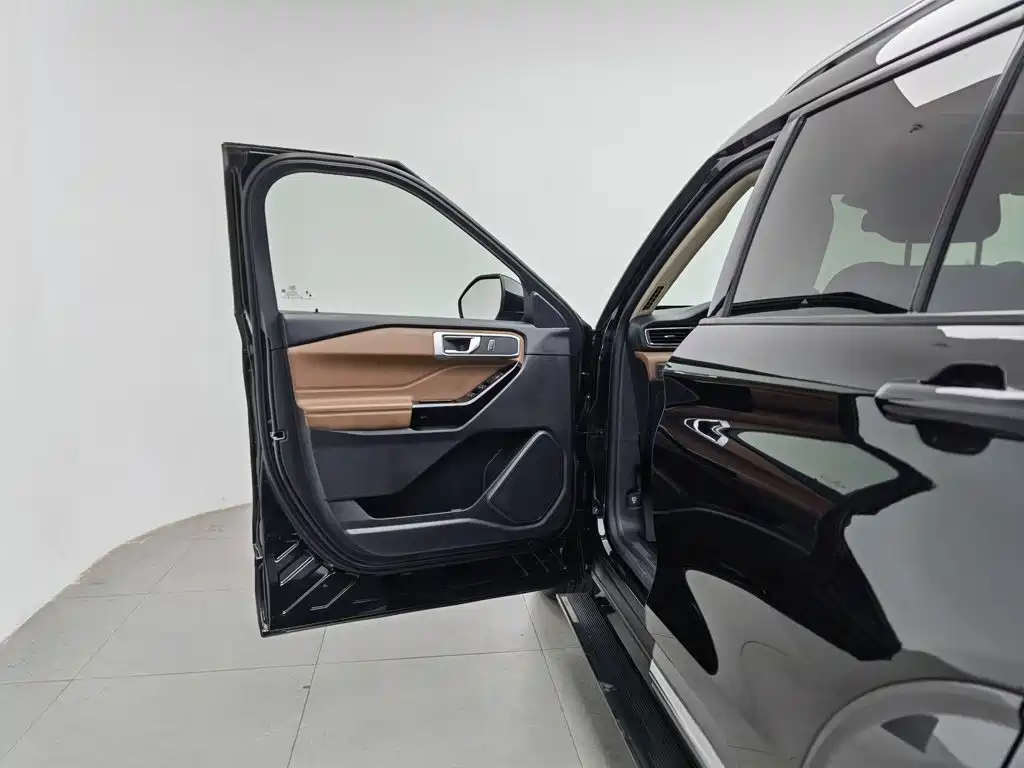 Ford Explorer — миниатюра 8