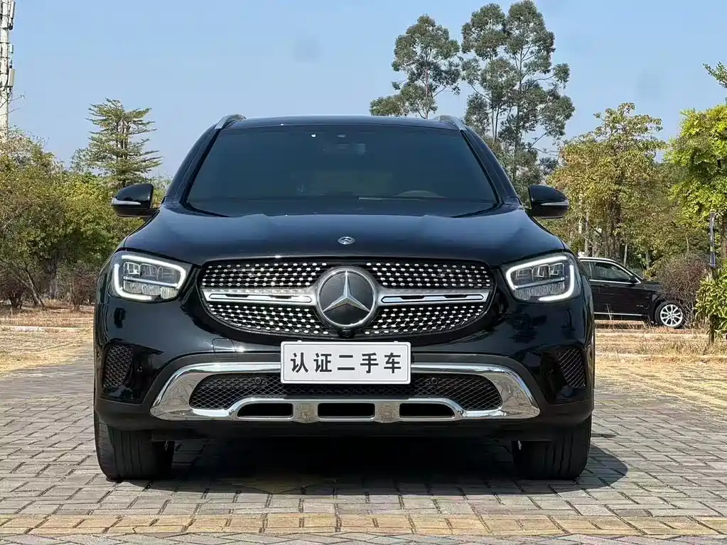 MERCEDES-BENZ GLC