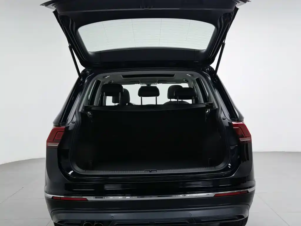 Volkswagen Tiguan L — миниатюра 16