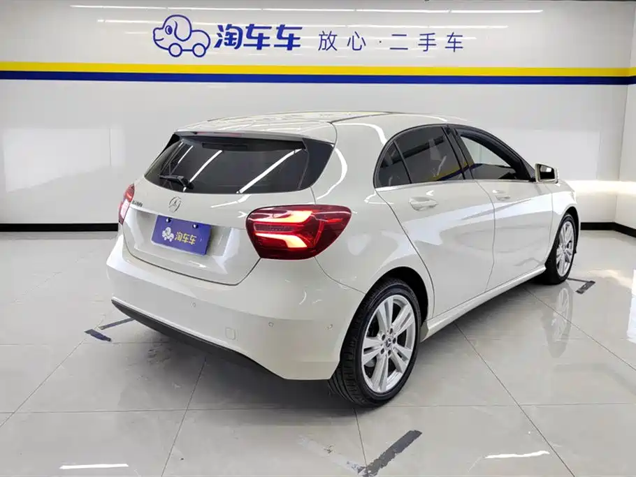 MERCEDES-BENZ  A CLASS