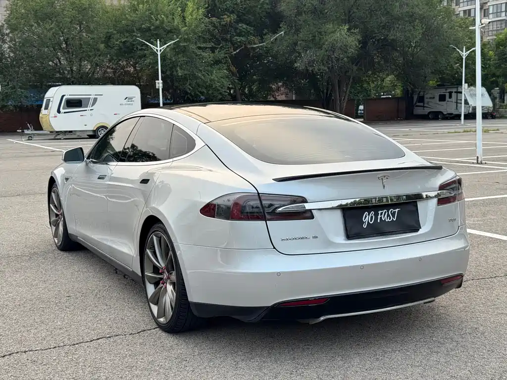 Tesla Model S — миниатюра 6