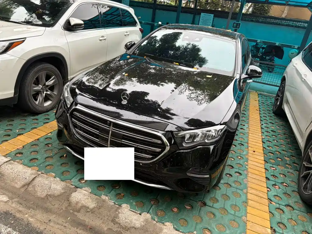 Mercedes-Benz E-Class — миниатюра 2
