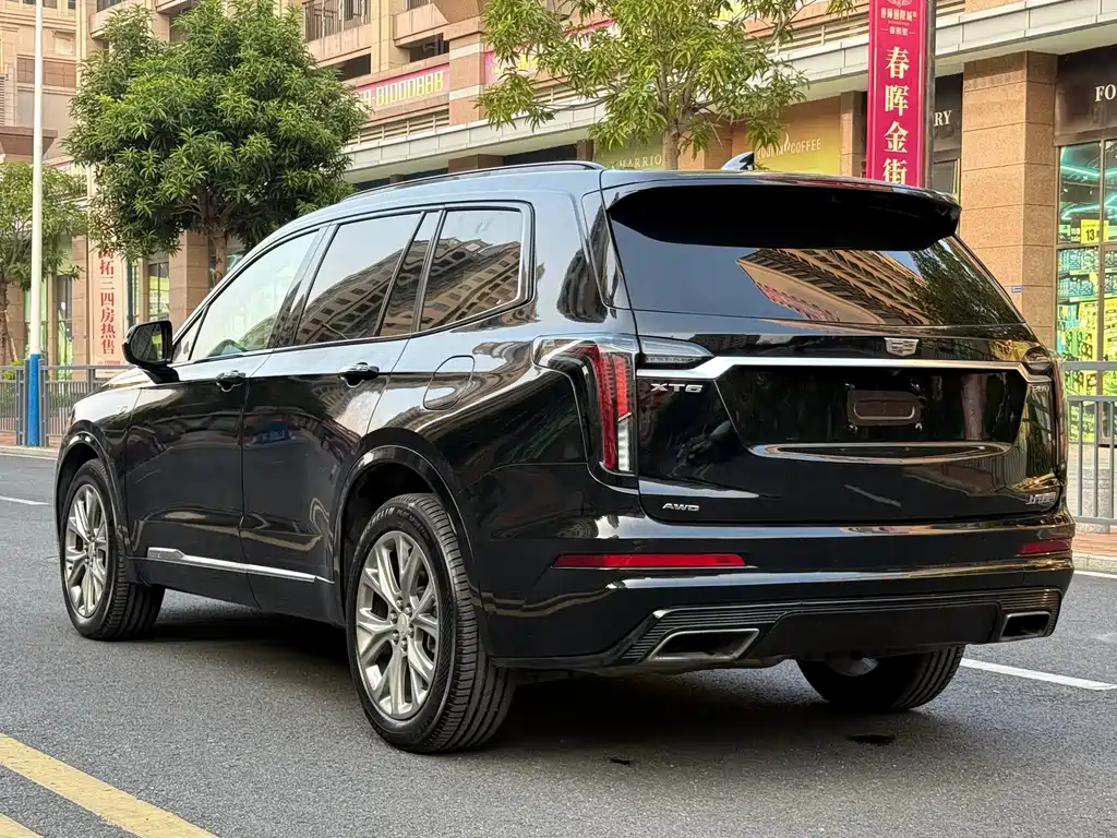 CADILLAC XT6