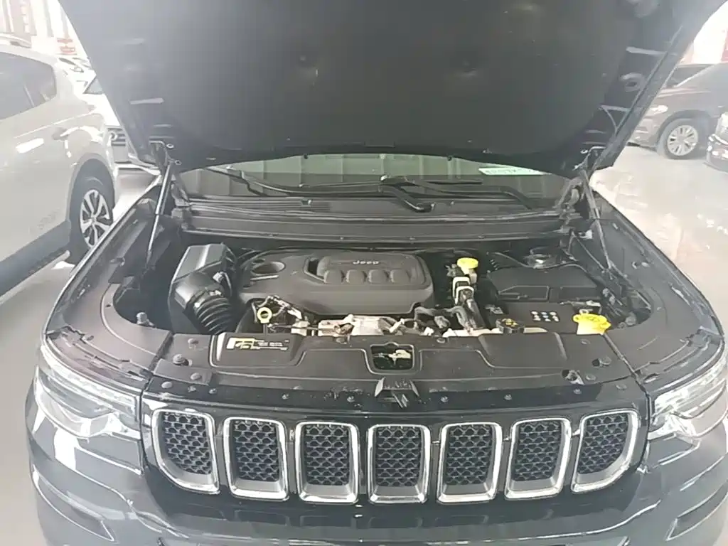 Jeep Grand Commander — миниатюра 20