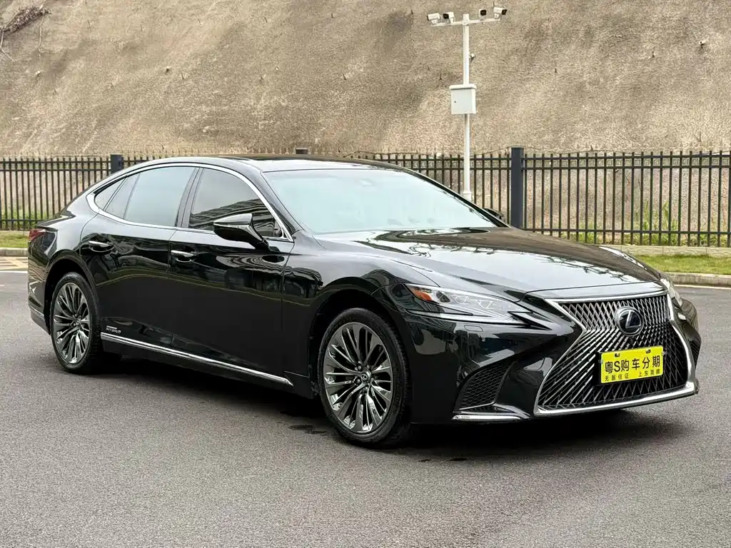 Lexus LS 2018