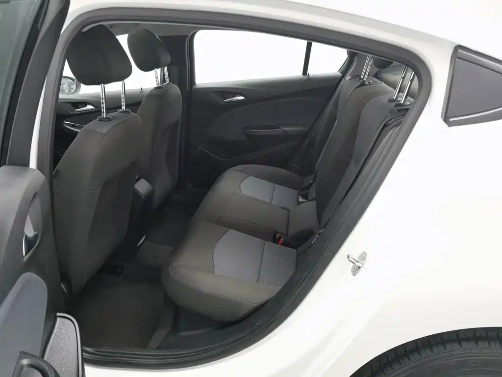 Chevrolet Cruze — миниатюра 15