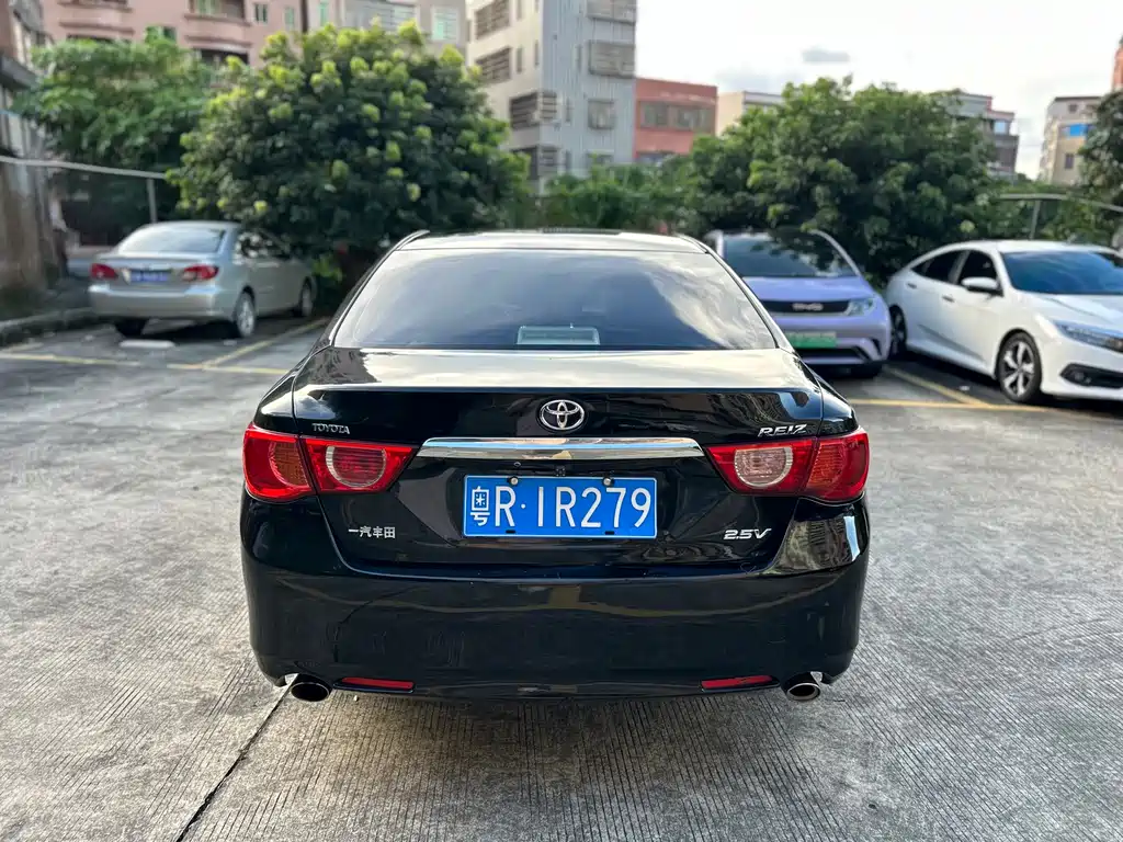 Toyota Reiz 2010 2.5S