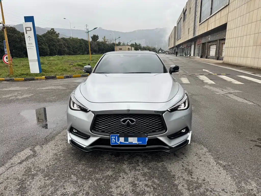 INFINITI Q60