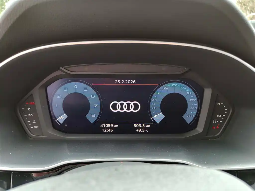 AUDI Q3