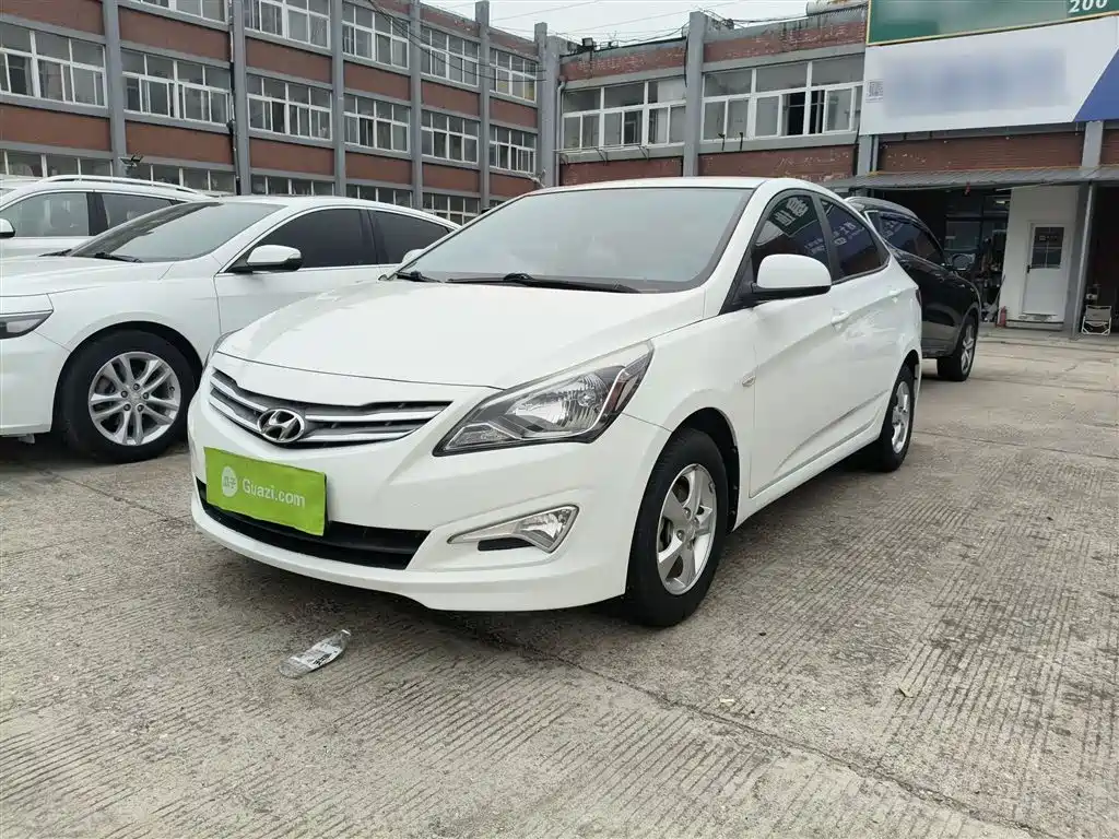 Hyundai Verna 2015