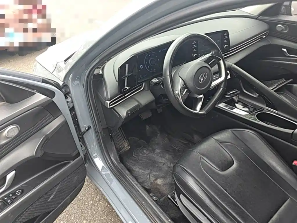 Hyundai Elantra — миниатюра 16