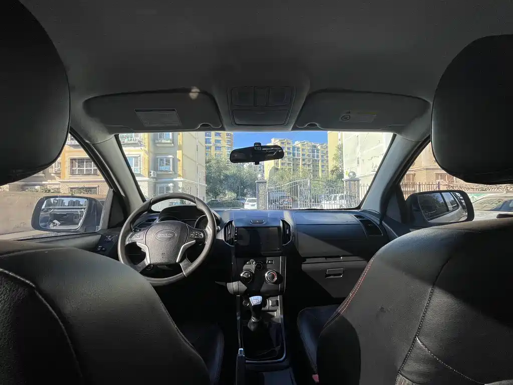 Isuzu TAGA Daga — миниатюра 9