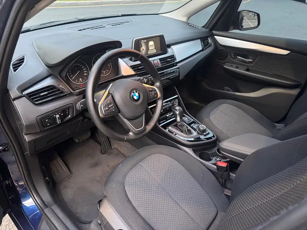 BMW 2 Series Active Tourer — миниатюра 11