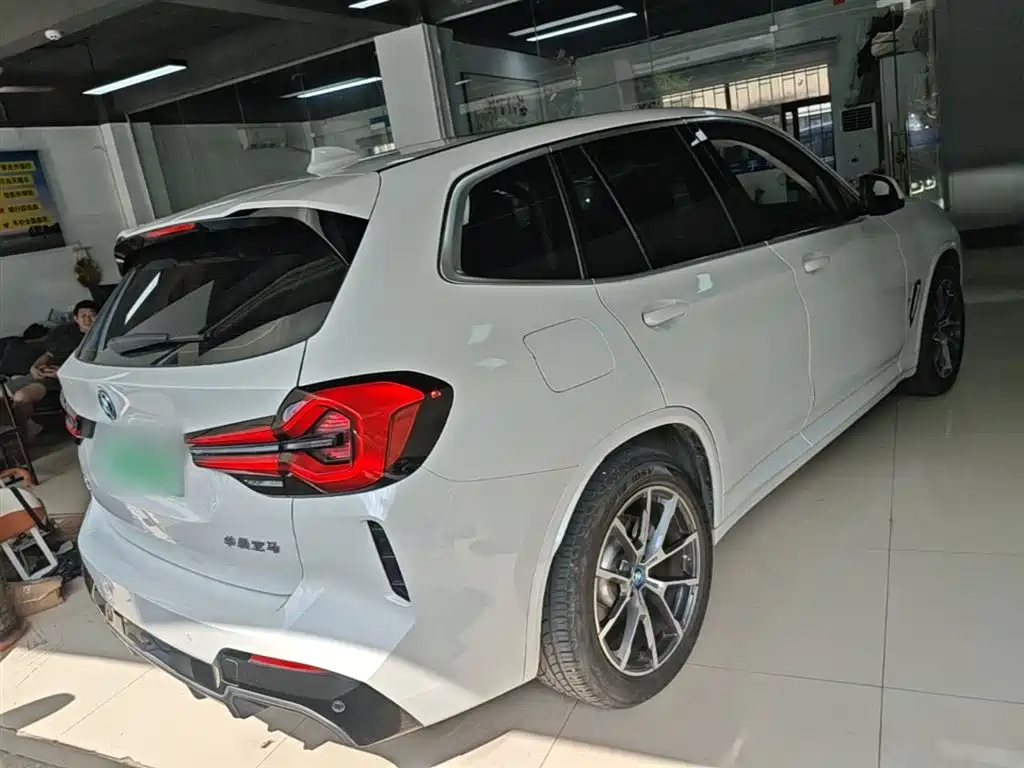 BMW iX3 2022 Lead