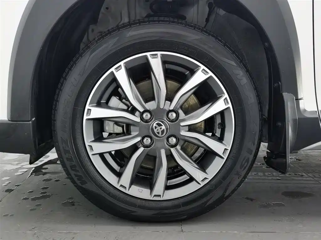 TOYOTA YARIS L ZHIXUAN