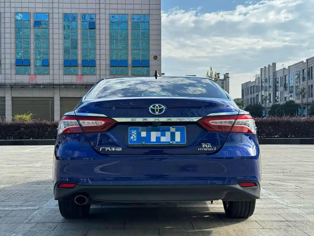 Toyota Camry - фото 8