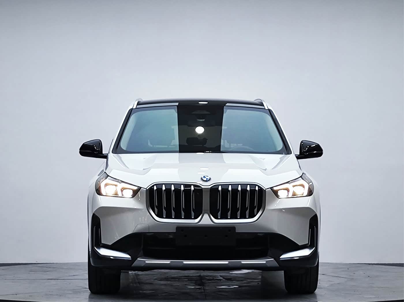 BMW X1 1.5 л 2023 г. Белый, пробег 31000 км