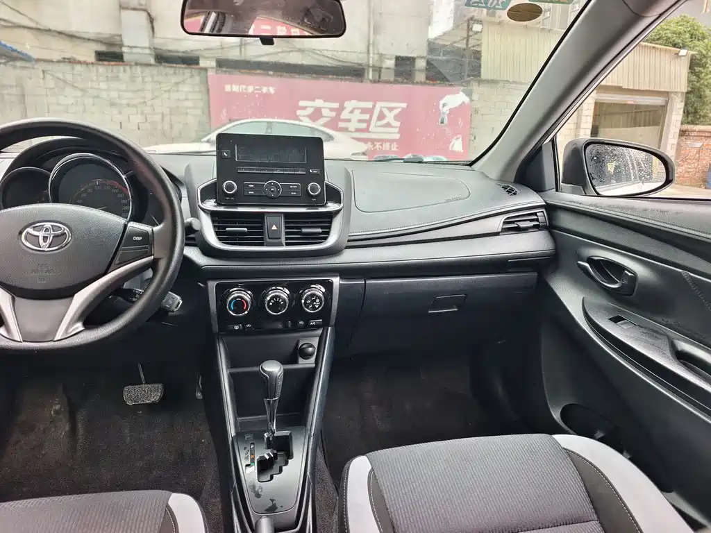 TOYOTA YARIS L ZHIXUAN