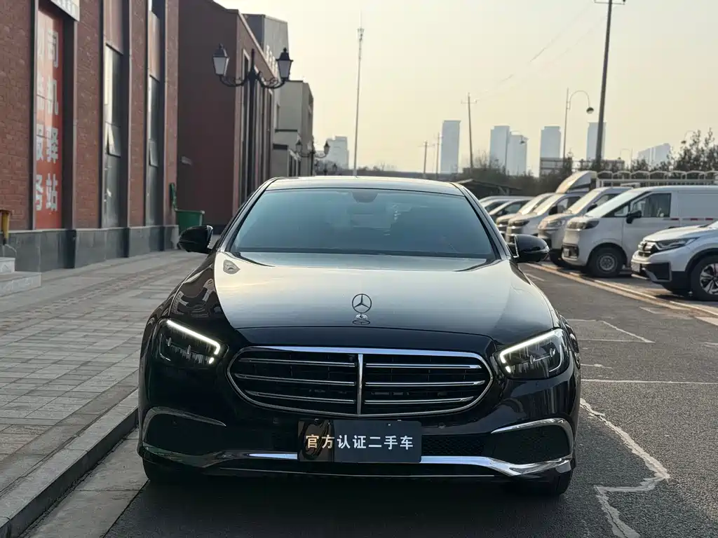 MERCEDES-BENZ E CLASS