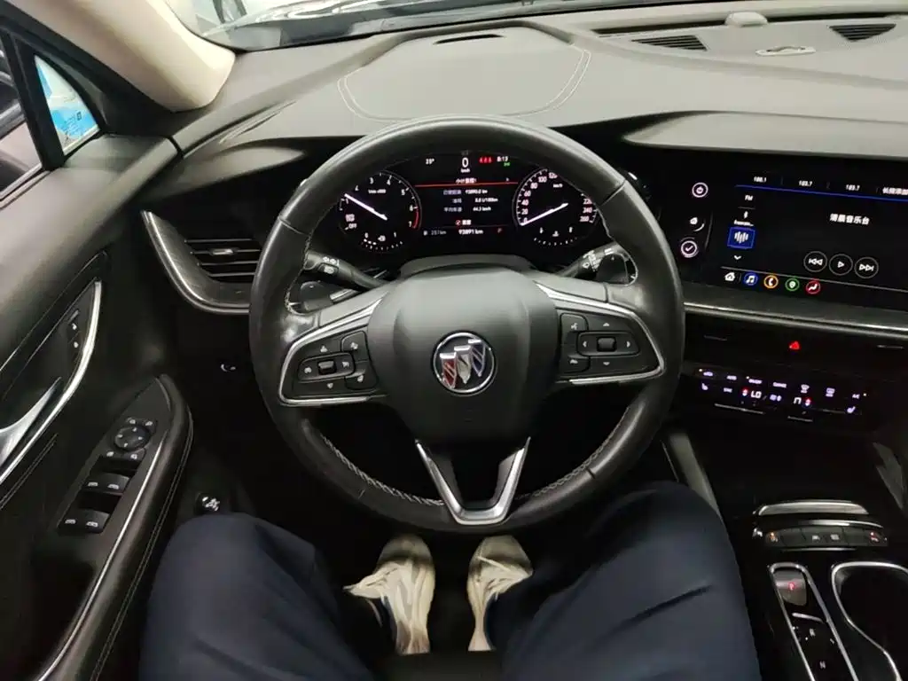 Buick Envision Plus — миниатюра 11